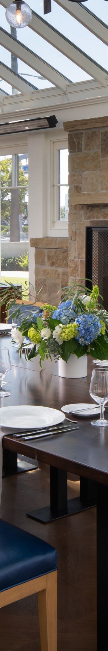 King's Table in the Glass House