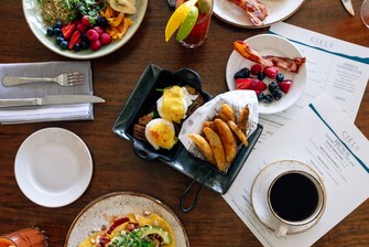 Breakfast options at CIELO.
