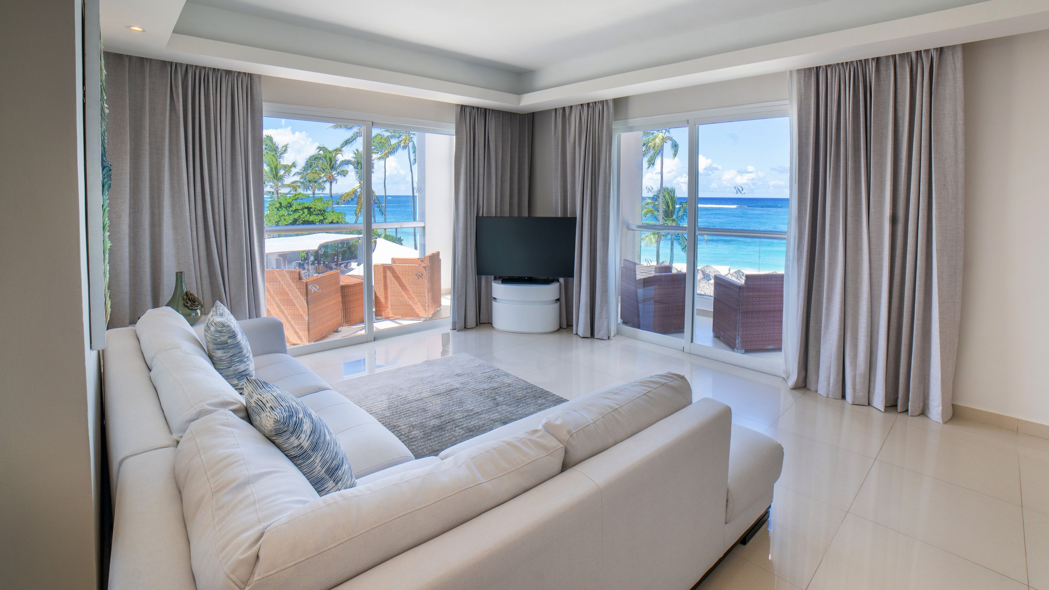 Suites & Villas: One Kid Free and The Pinnacle of Luxury Living