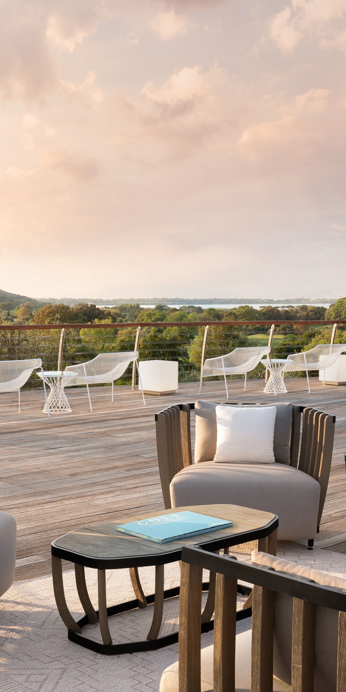 Terrasse panoramique au coucher du soleil