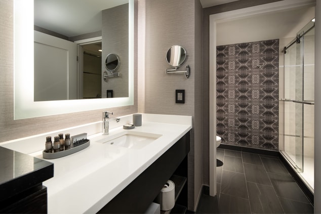 Image of king suite bathrooms