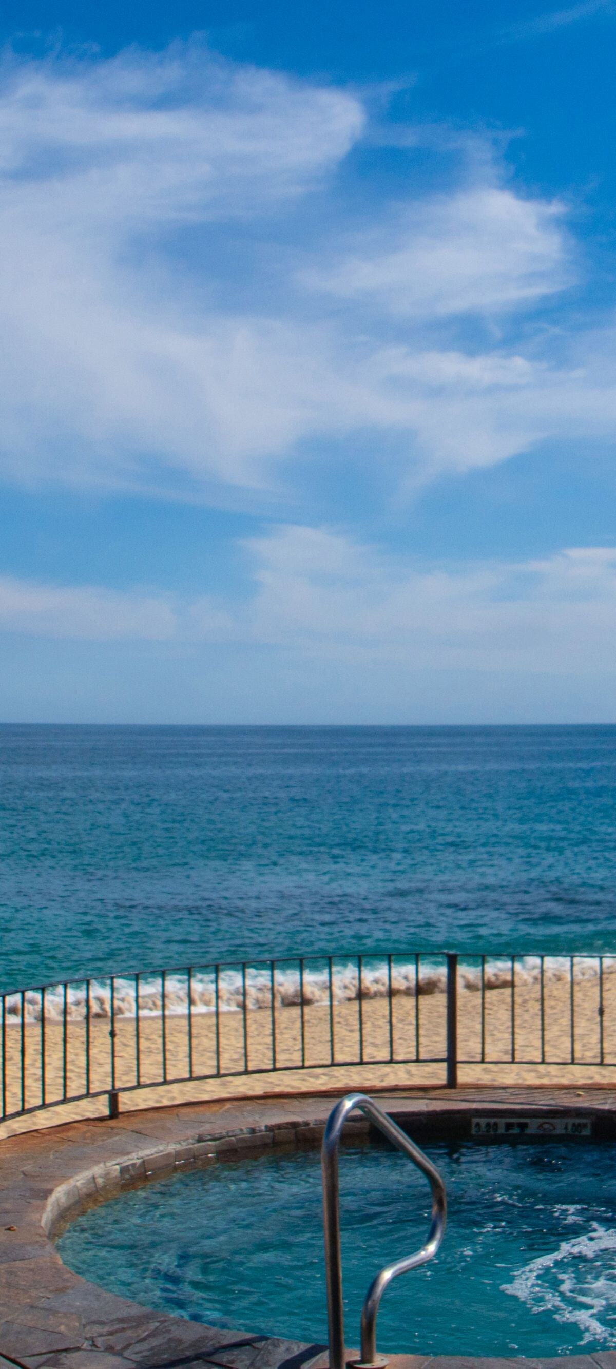 Complementary jacuzzi with ocean view.