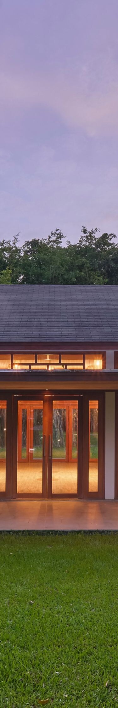 Elegant U-shaped dining setup at The Grill.