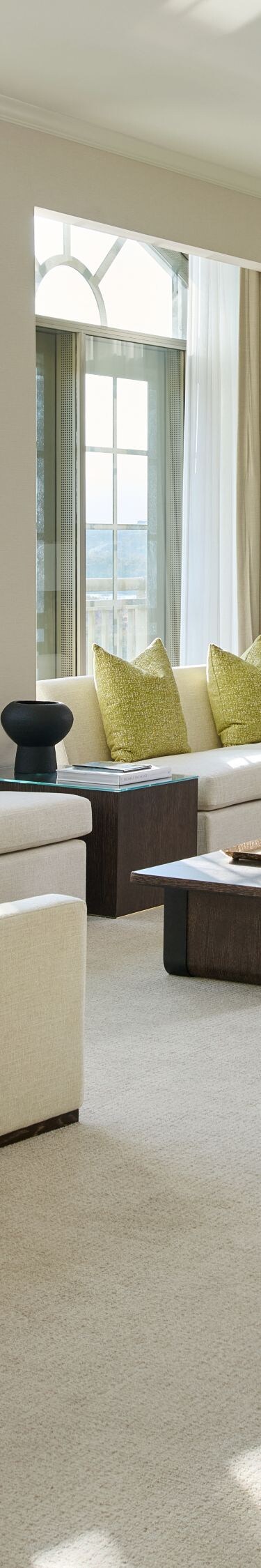 Bethune Suite living and dining area