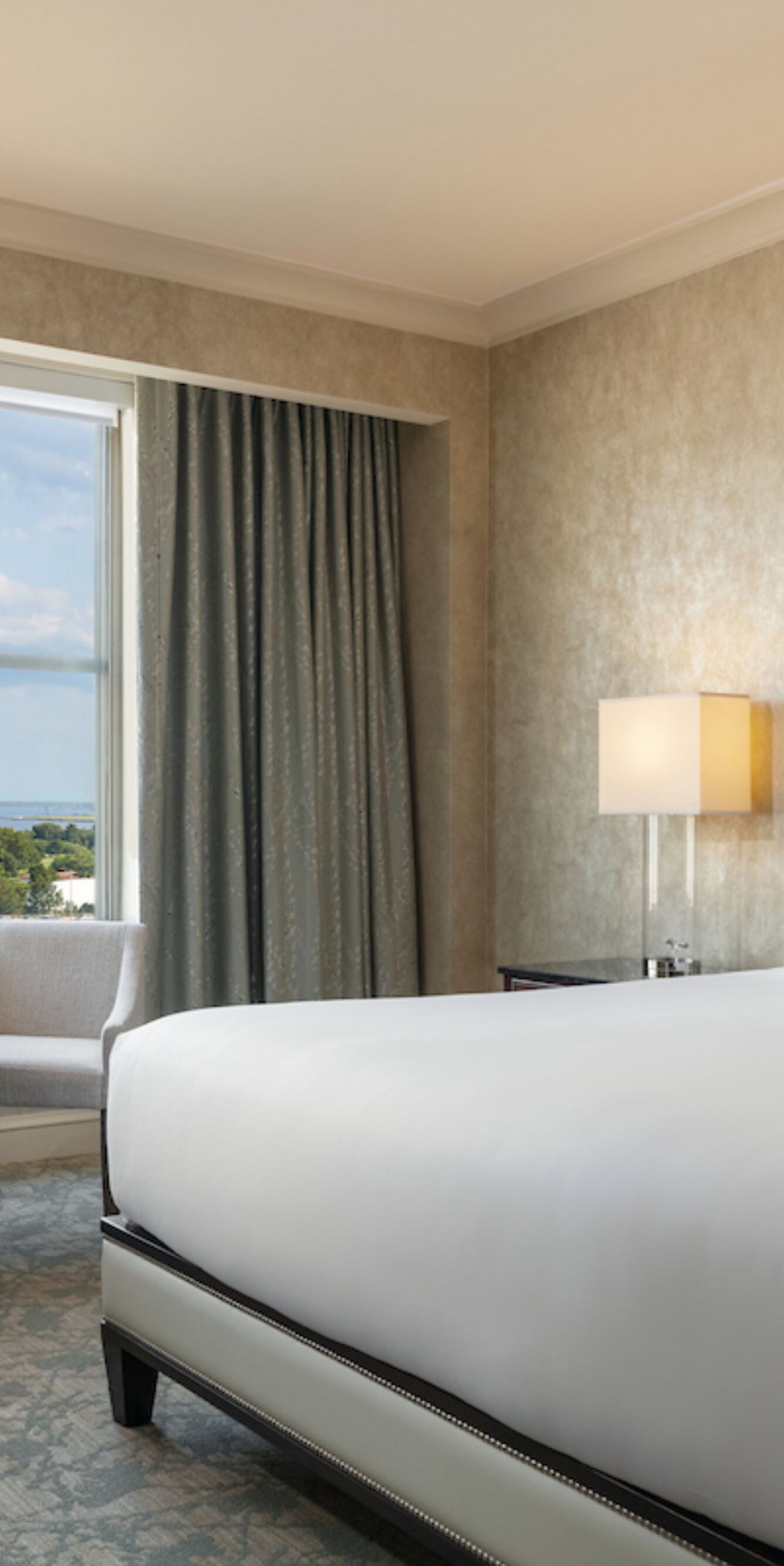 Deluxe king room with water views