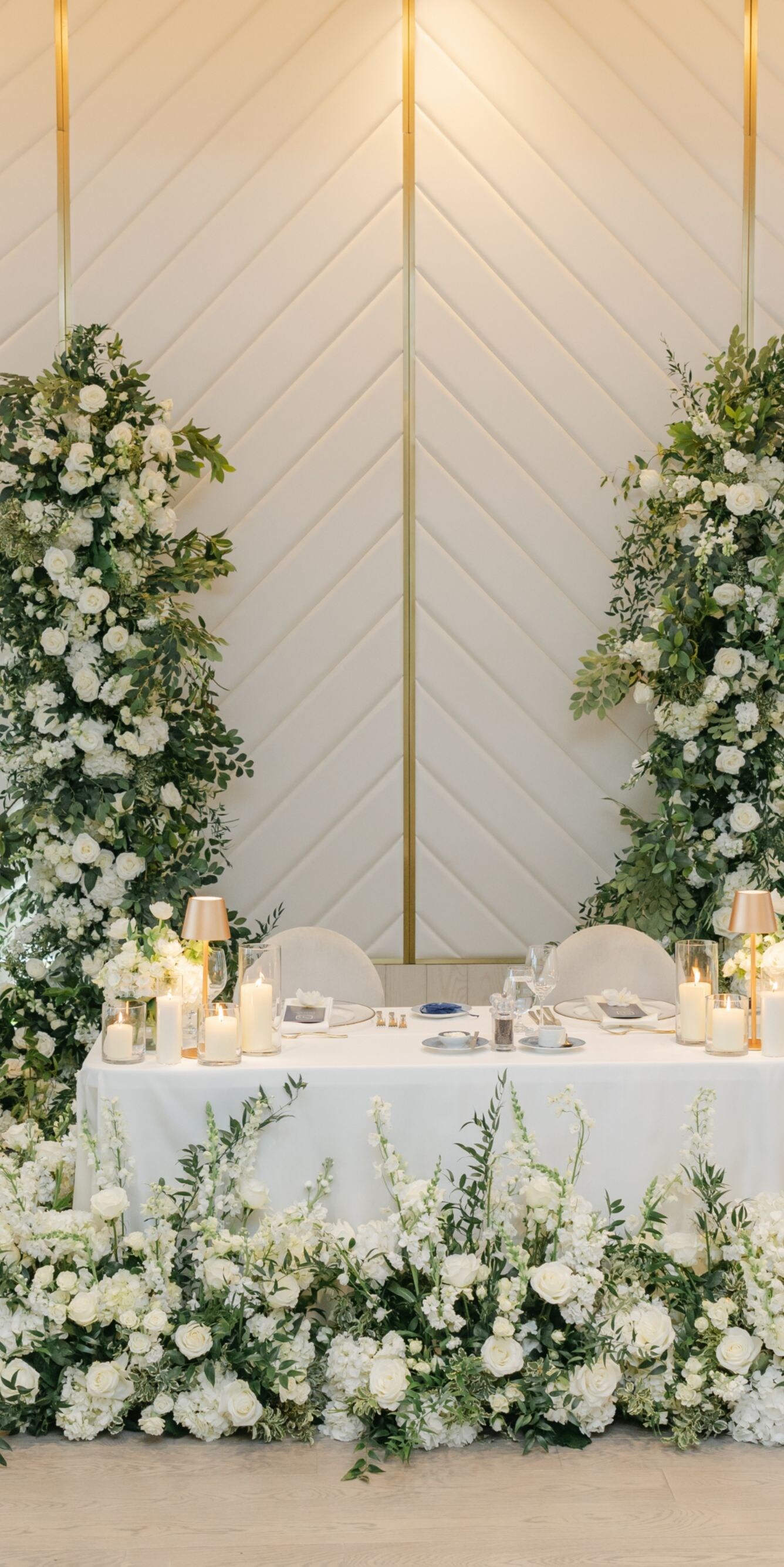 Table d’honneur élégamment dressée