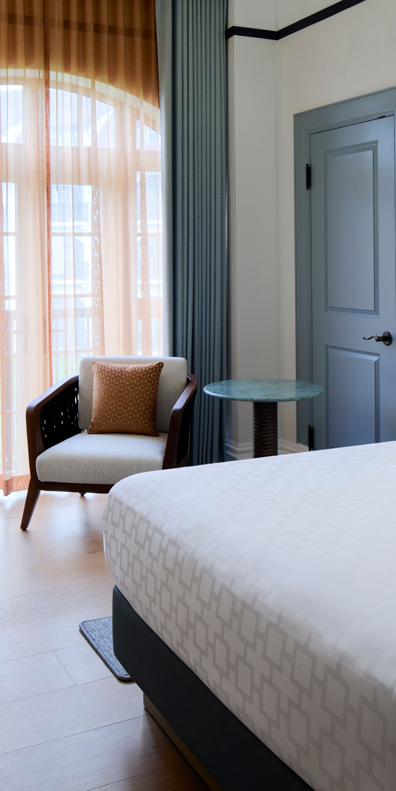 Queen Guest Room with white bedding