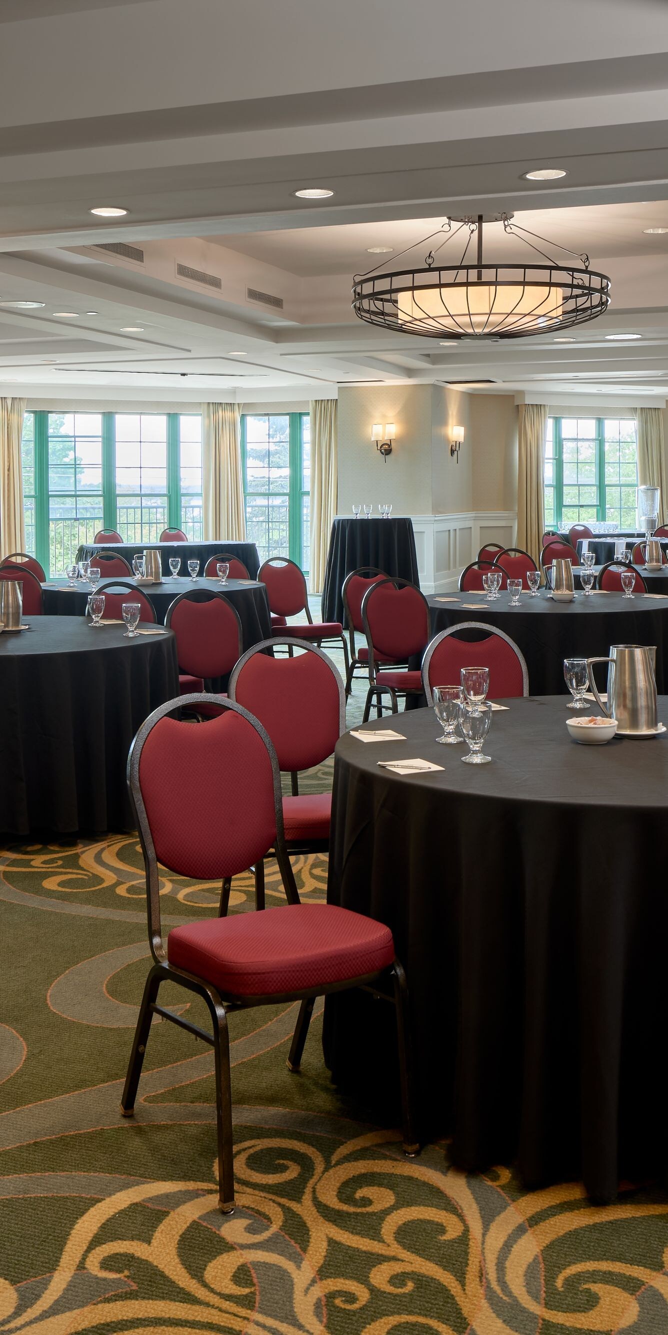 Crescent round meeting room setup with 6 chairs