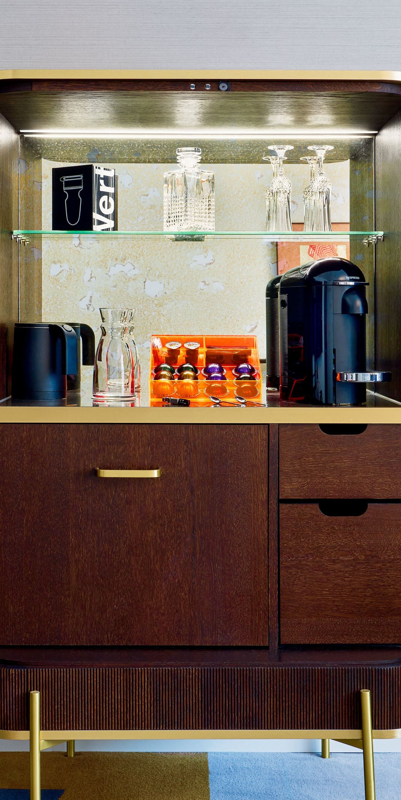 Minibar-Schrank im Hotel