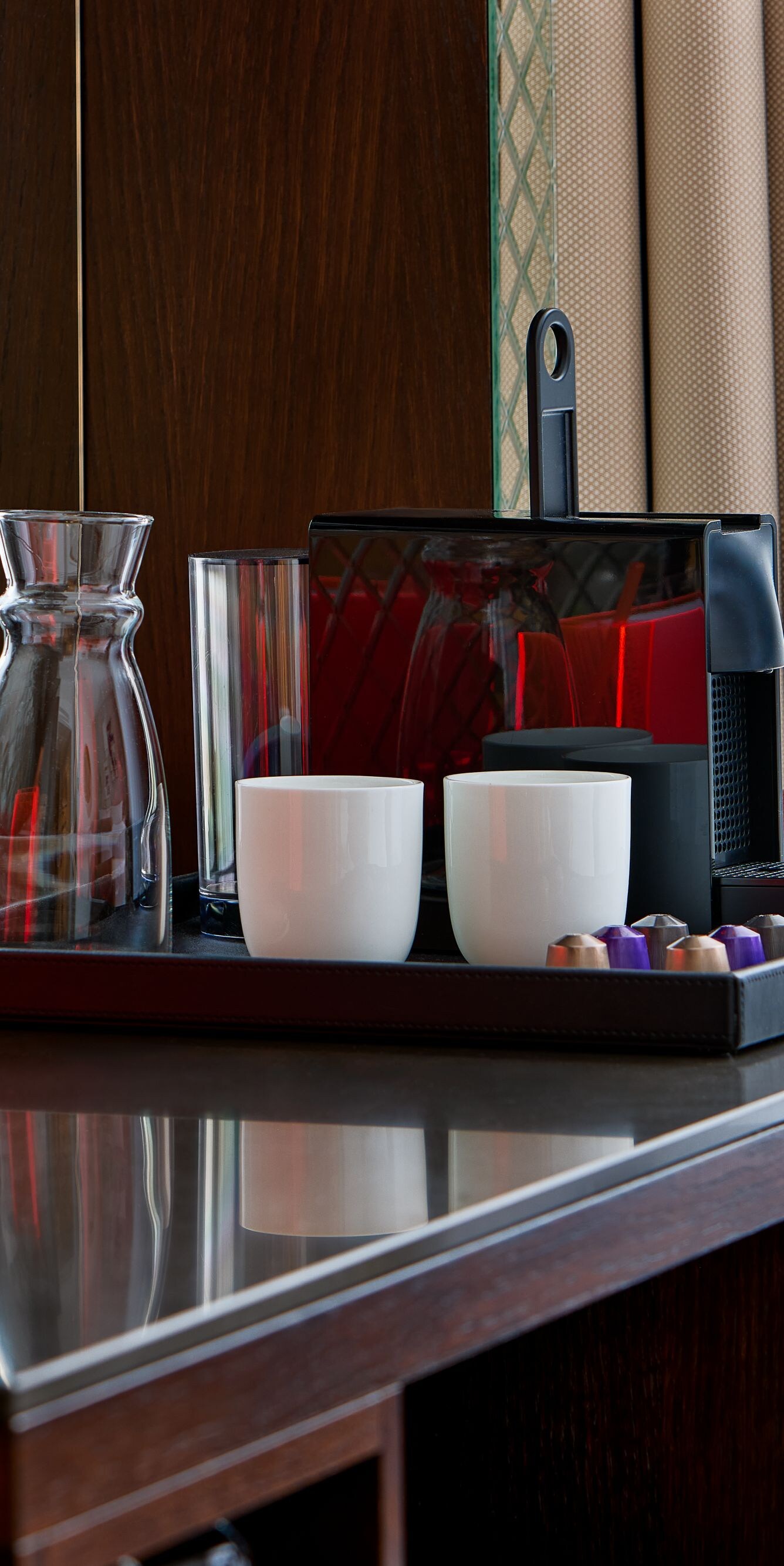 Hotelzimmer – Schreibtisch im Arbeitsbereich