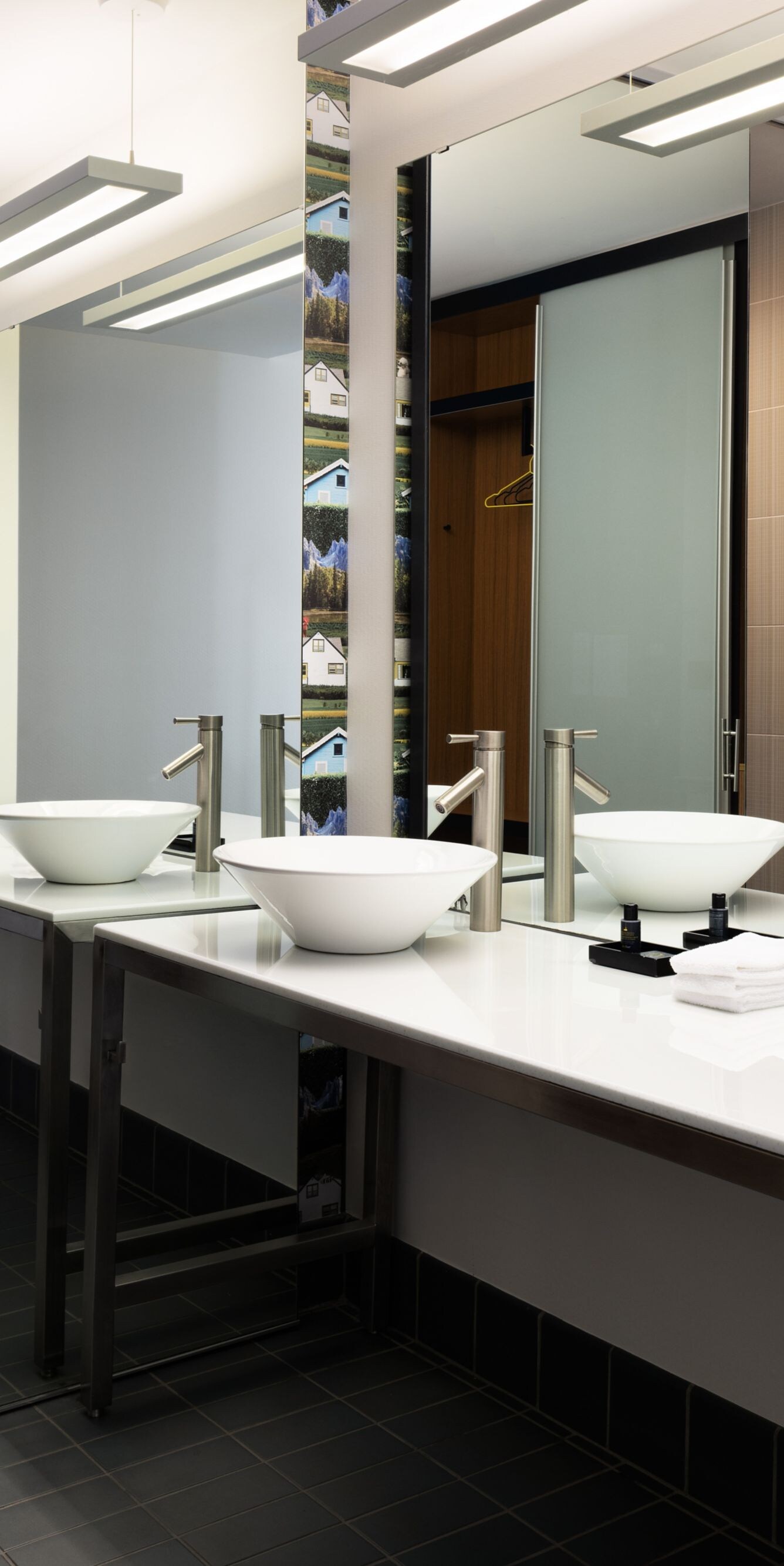 Bathroom vanity