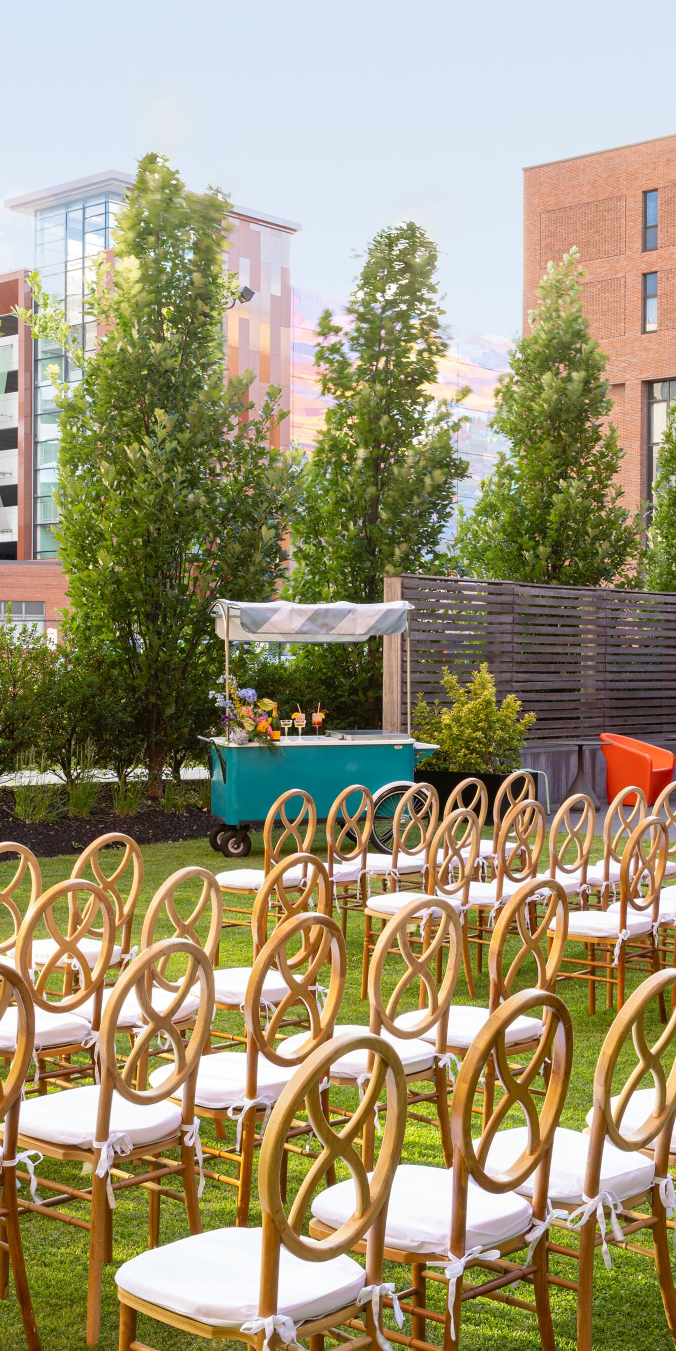 Outdoor event lawn with elegant seating