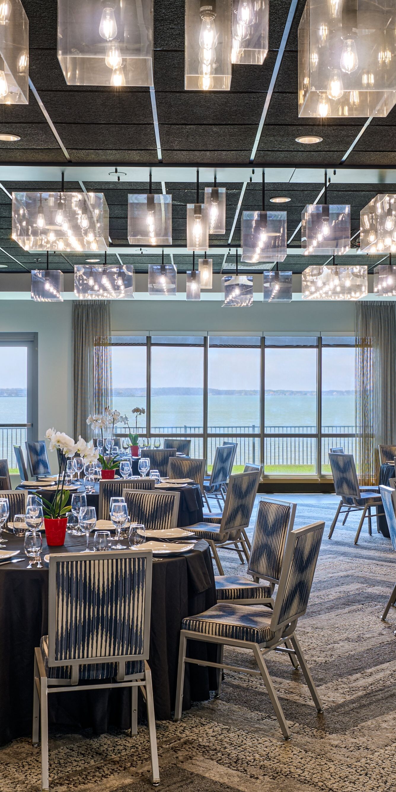 Dine and connect at Aloft Ocean City.