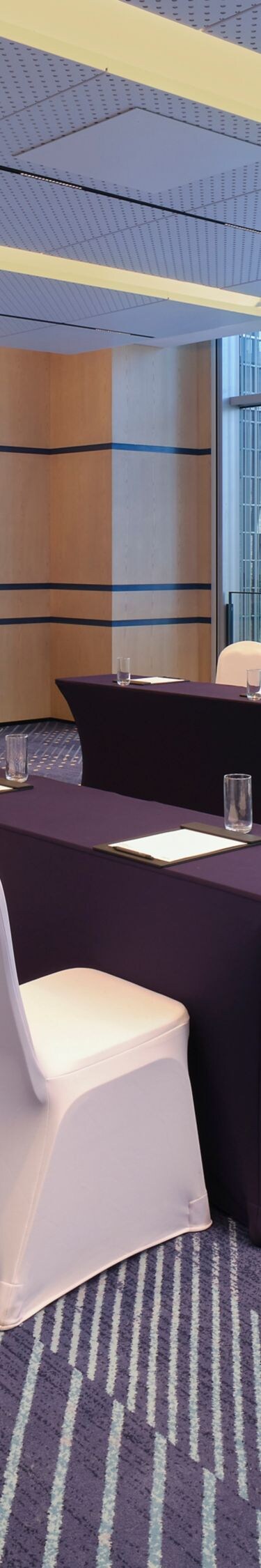Small meeting room, U-shape setup
