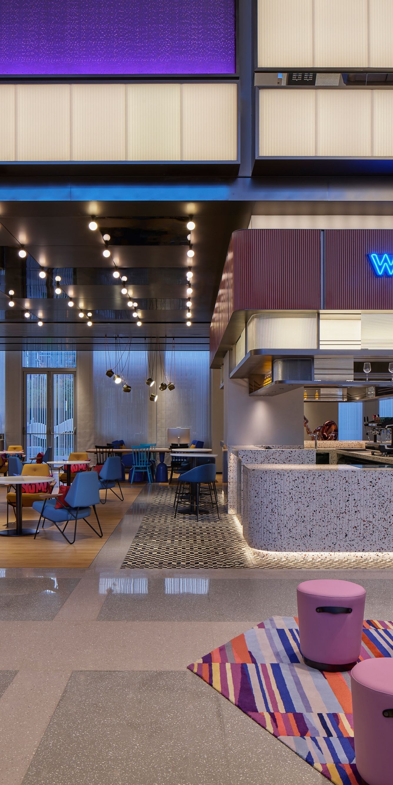 W XYZ BAR  seating