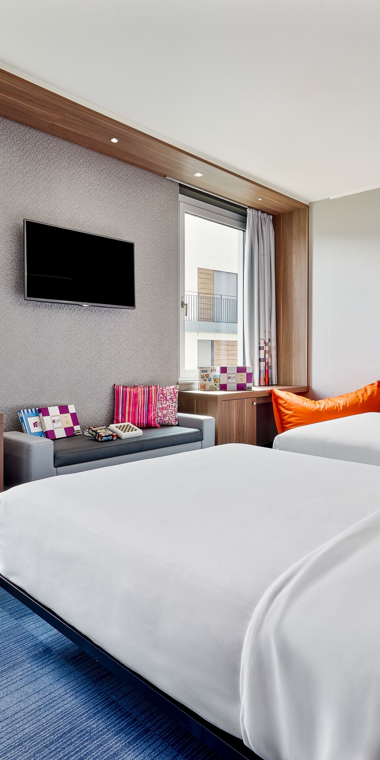 Zweibettzimmer mit Blick auf den Hof