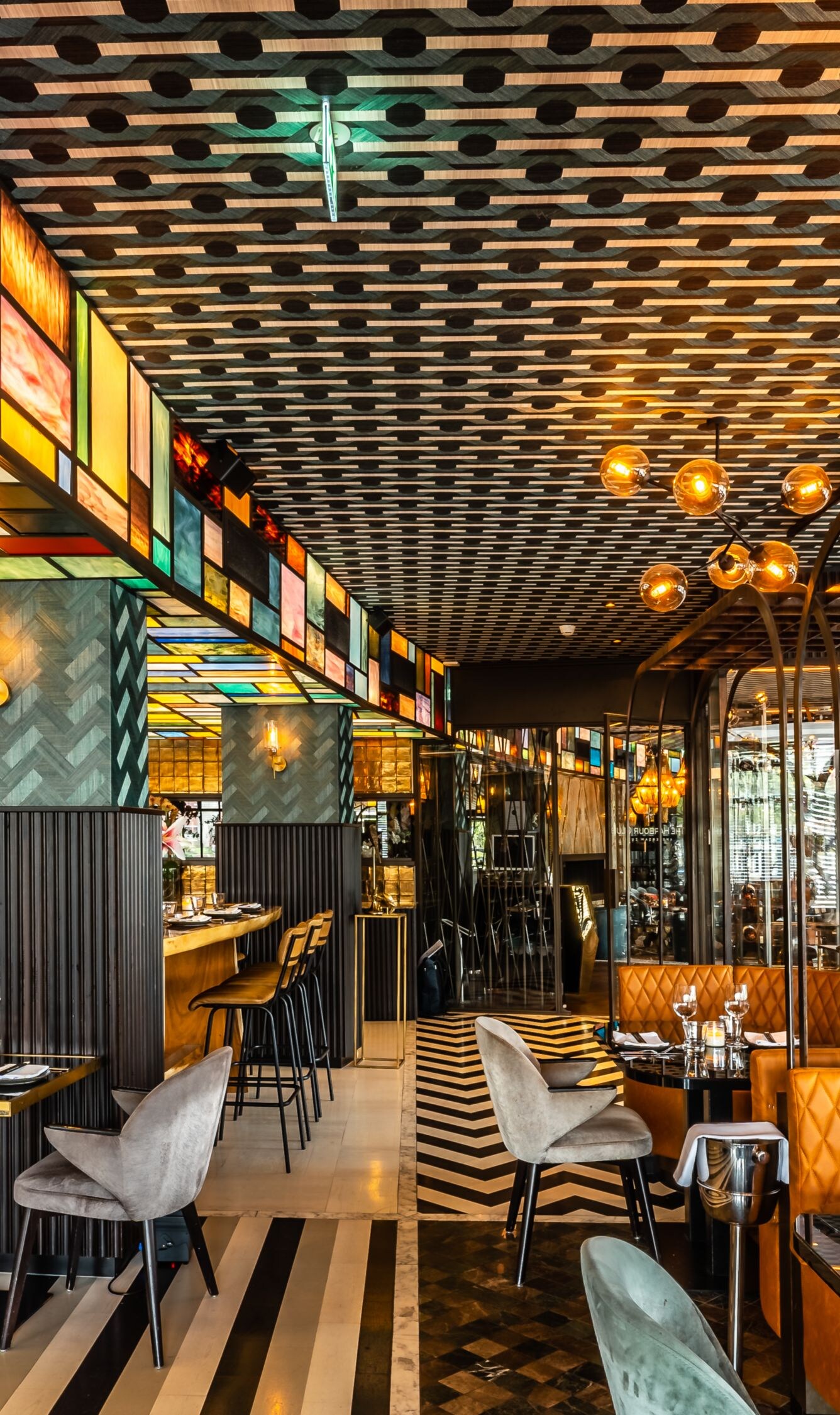 مطعم ذا هاربور كلوب (The Harbour Club)