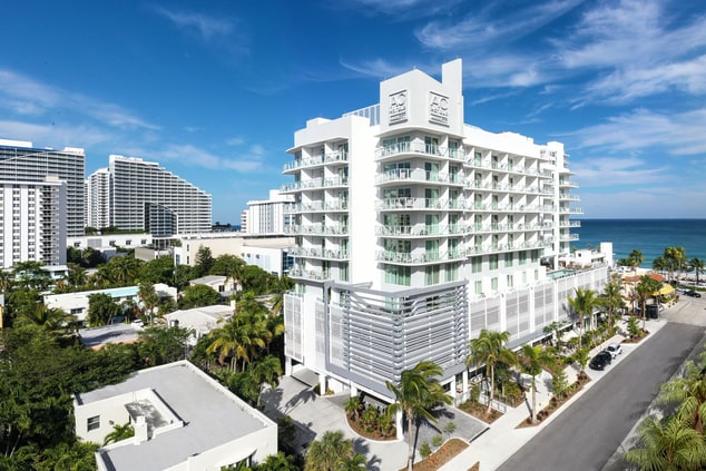 AC Hotel Fort Lauderdale Beach building exterior
