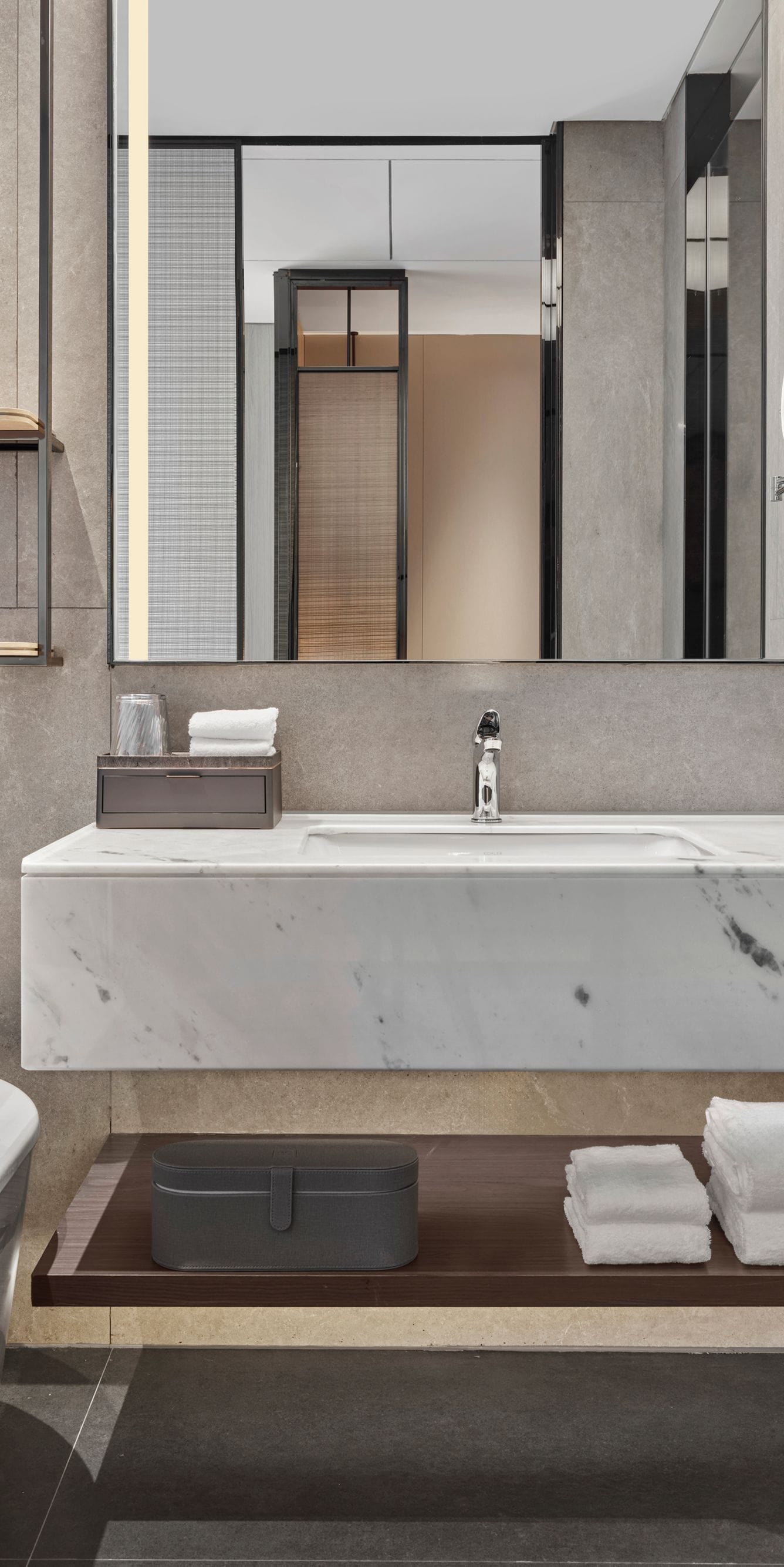 AC Premium Suite Bathroom