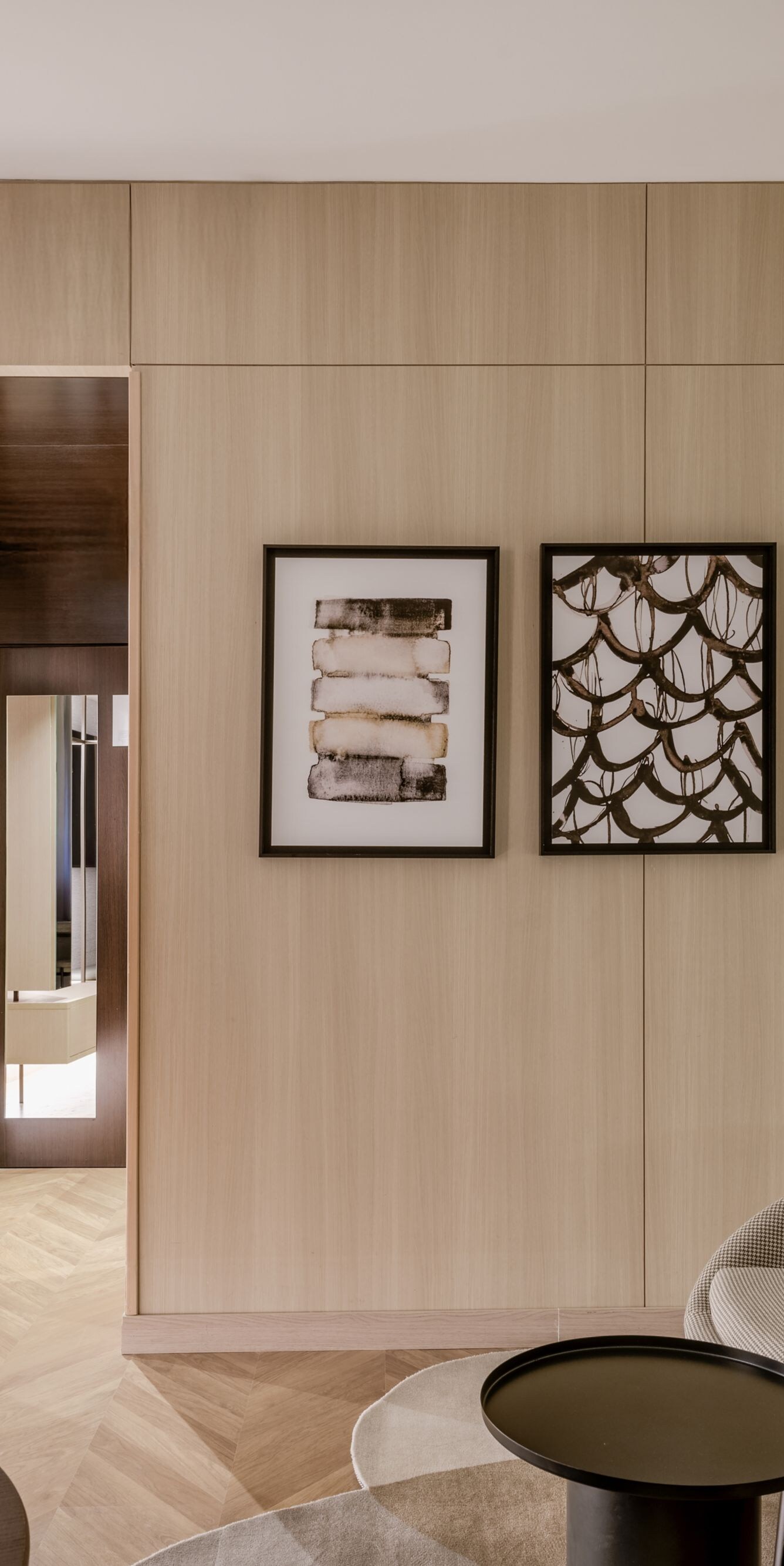 Guest room with modern design and art