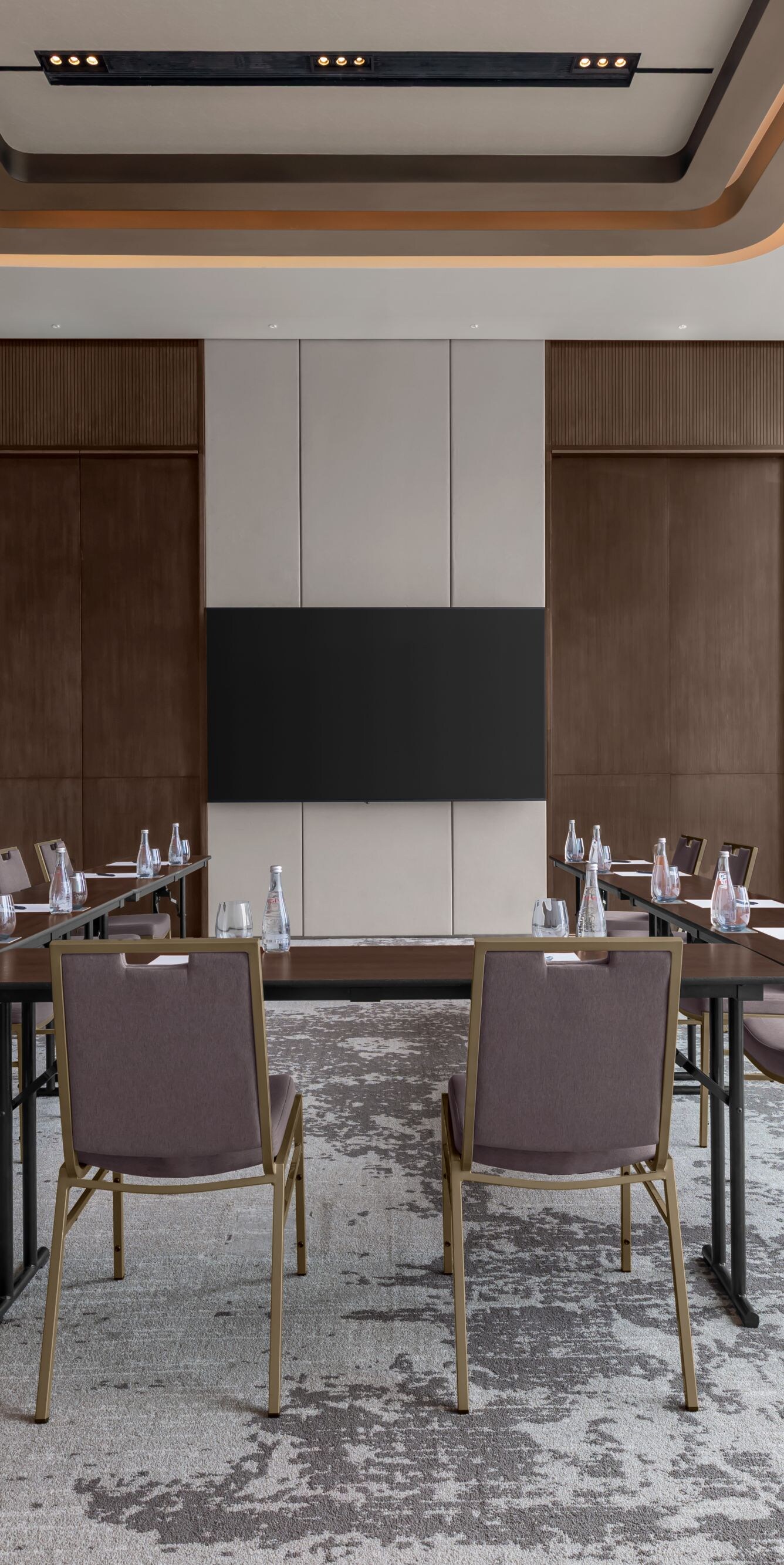 「Executive Room C」U字型セットアップ