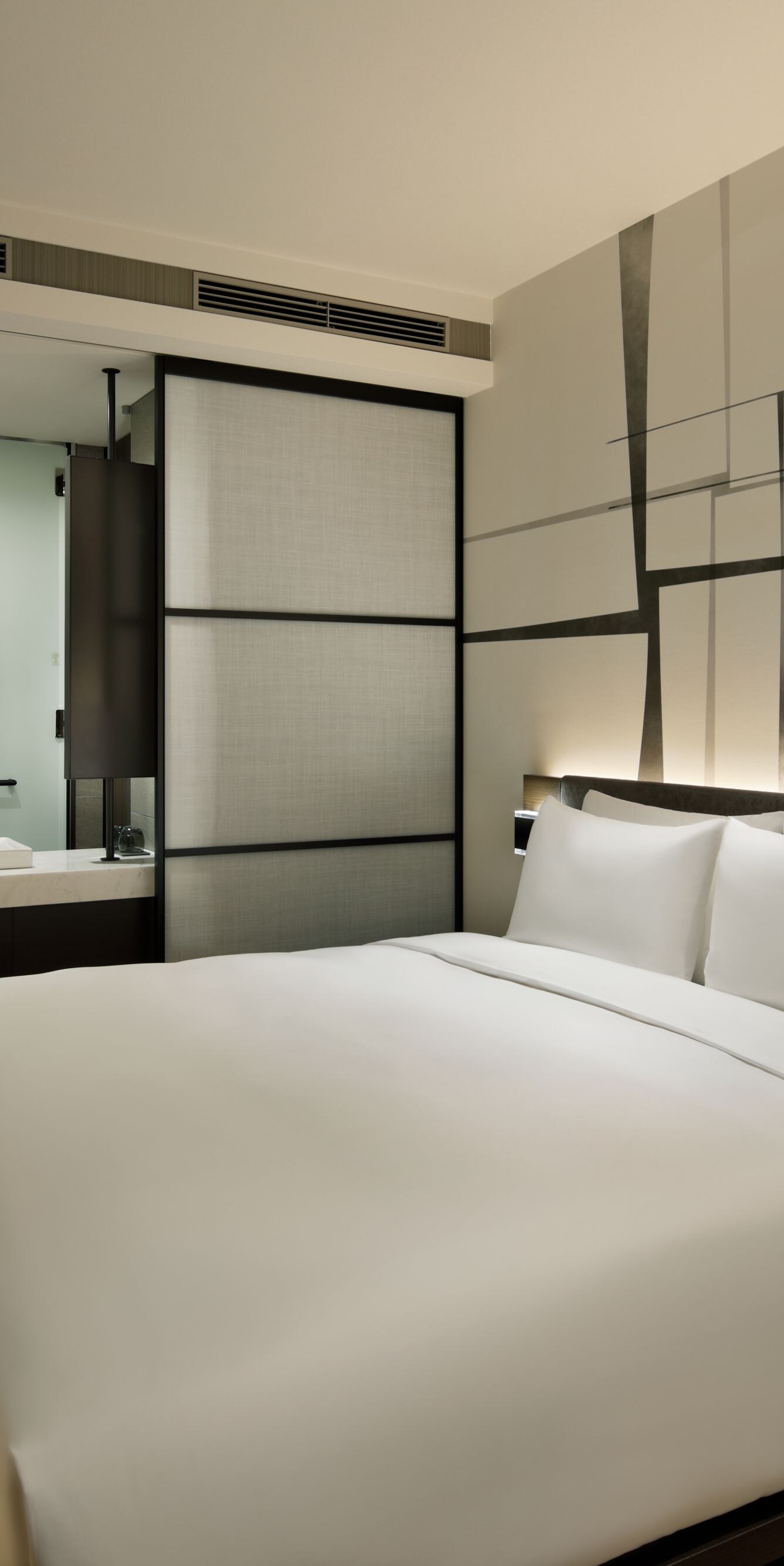 King guest room with modern design