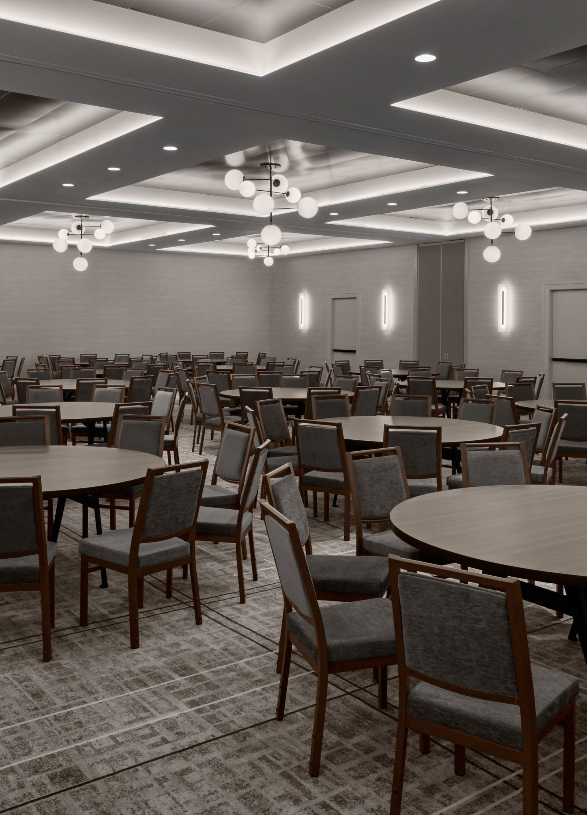 Ballroom with round tables and chairs