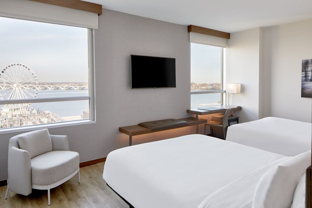 Double beds with potomac river and ferris wheel 