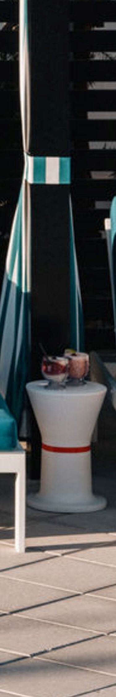 Family enjoys Orlando resort pool cabana
