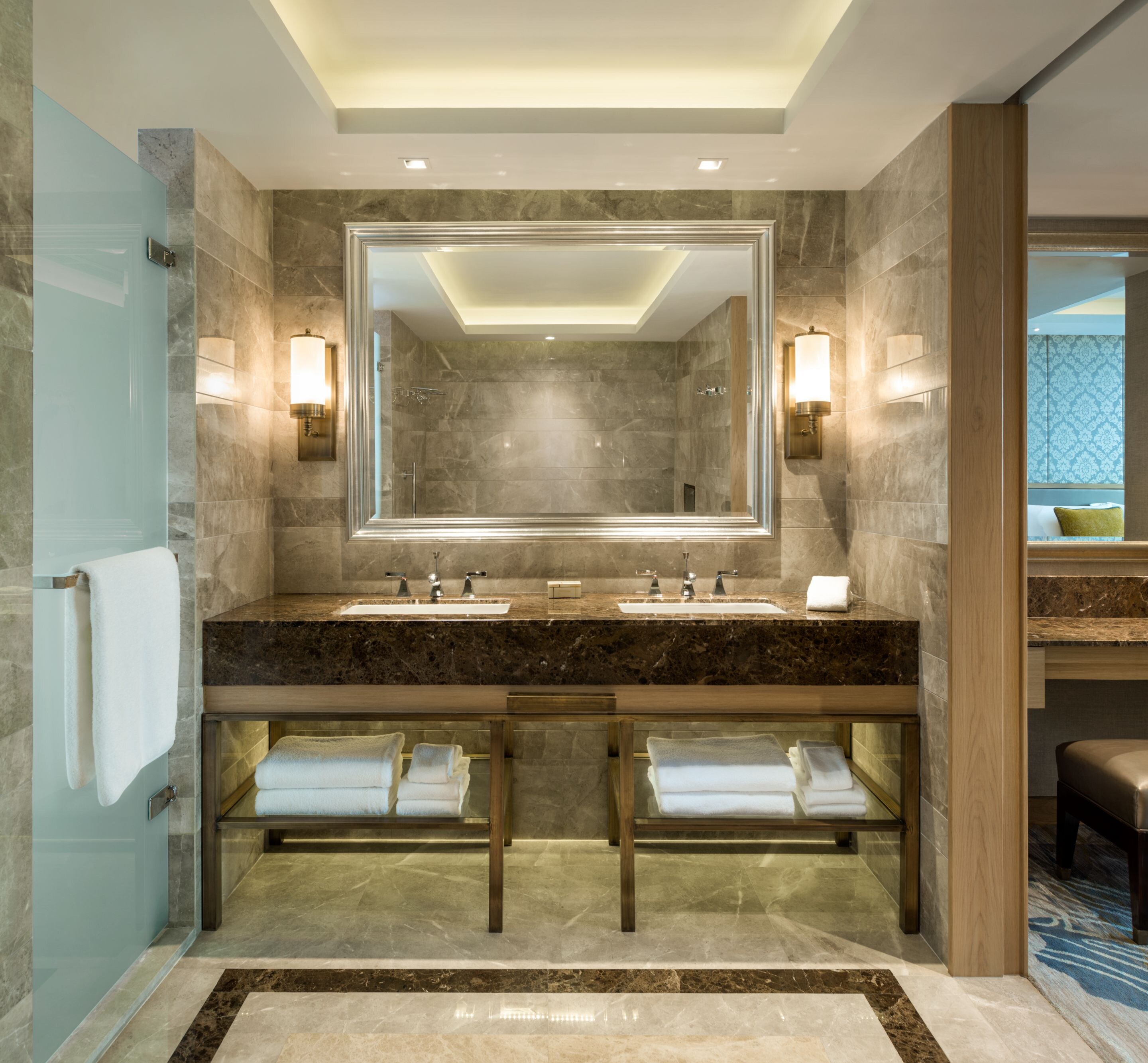 Governor Suite Bathroom