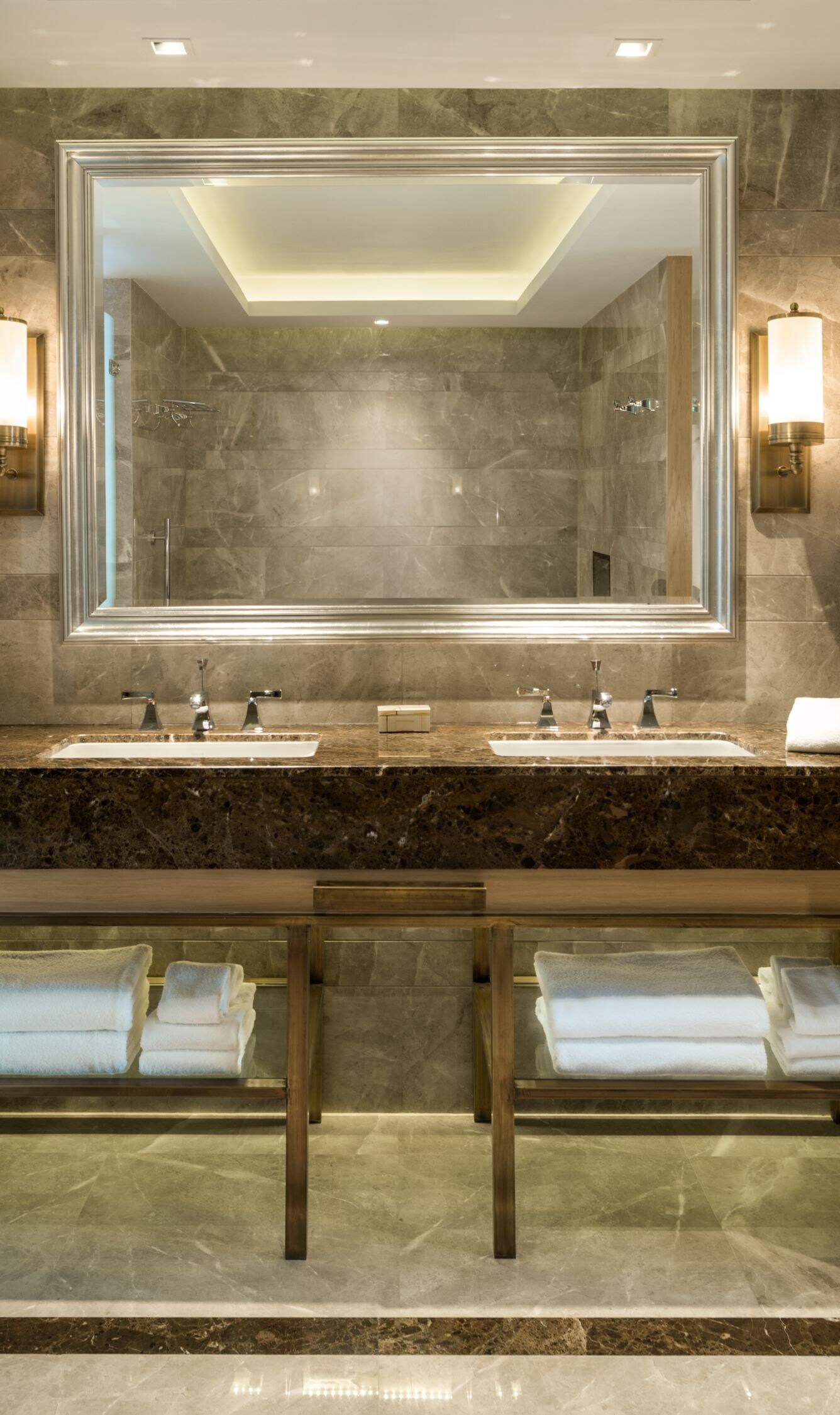 Governor Suite Bathroom