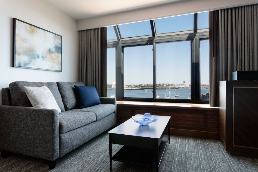 Suite Junior con vistas panorámicas del puerto - Sala de estar