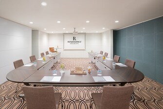 Perla Meeting Room