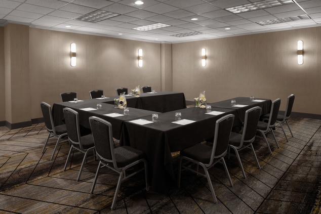 Wilmette Meeting Room set in a u-shape
