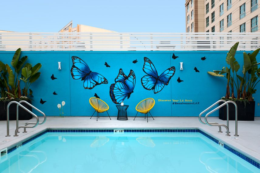 Mural con mariposa azul