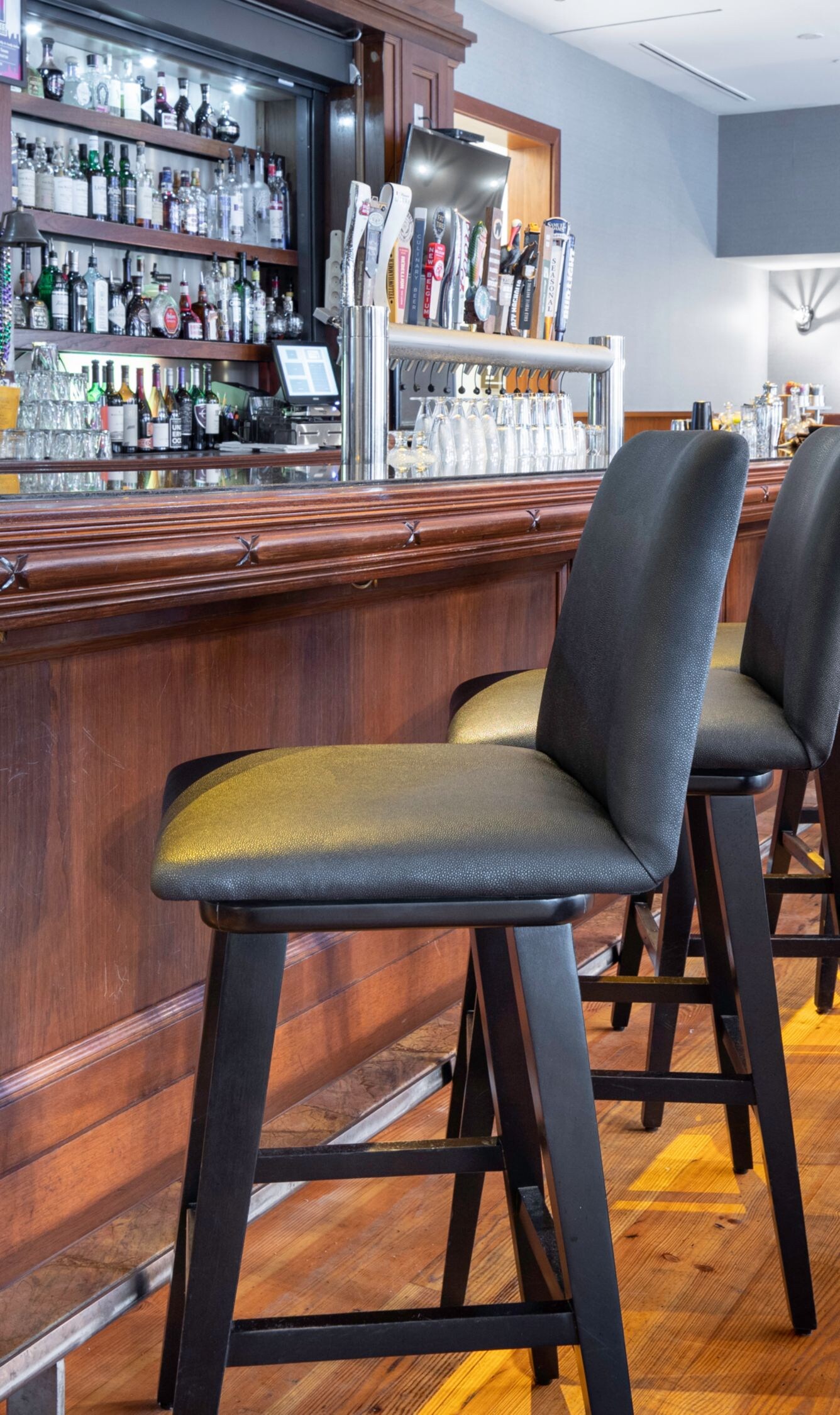 Royal Street Tavern—Perfect Way to Kick-Off Dinner