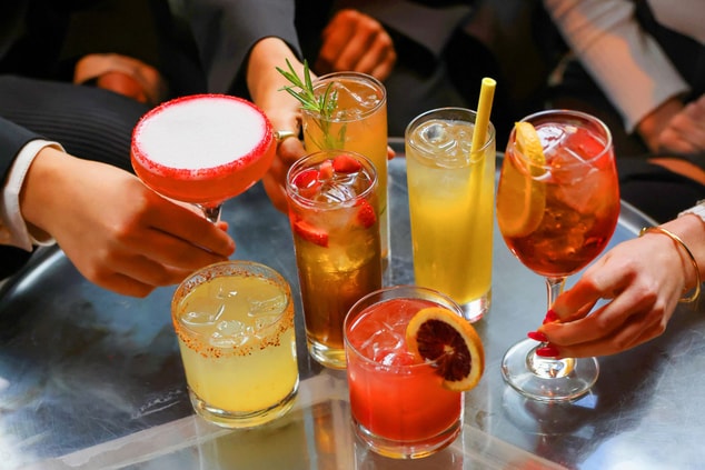 R Lounge - Cocktails and Mocktails