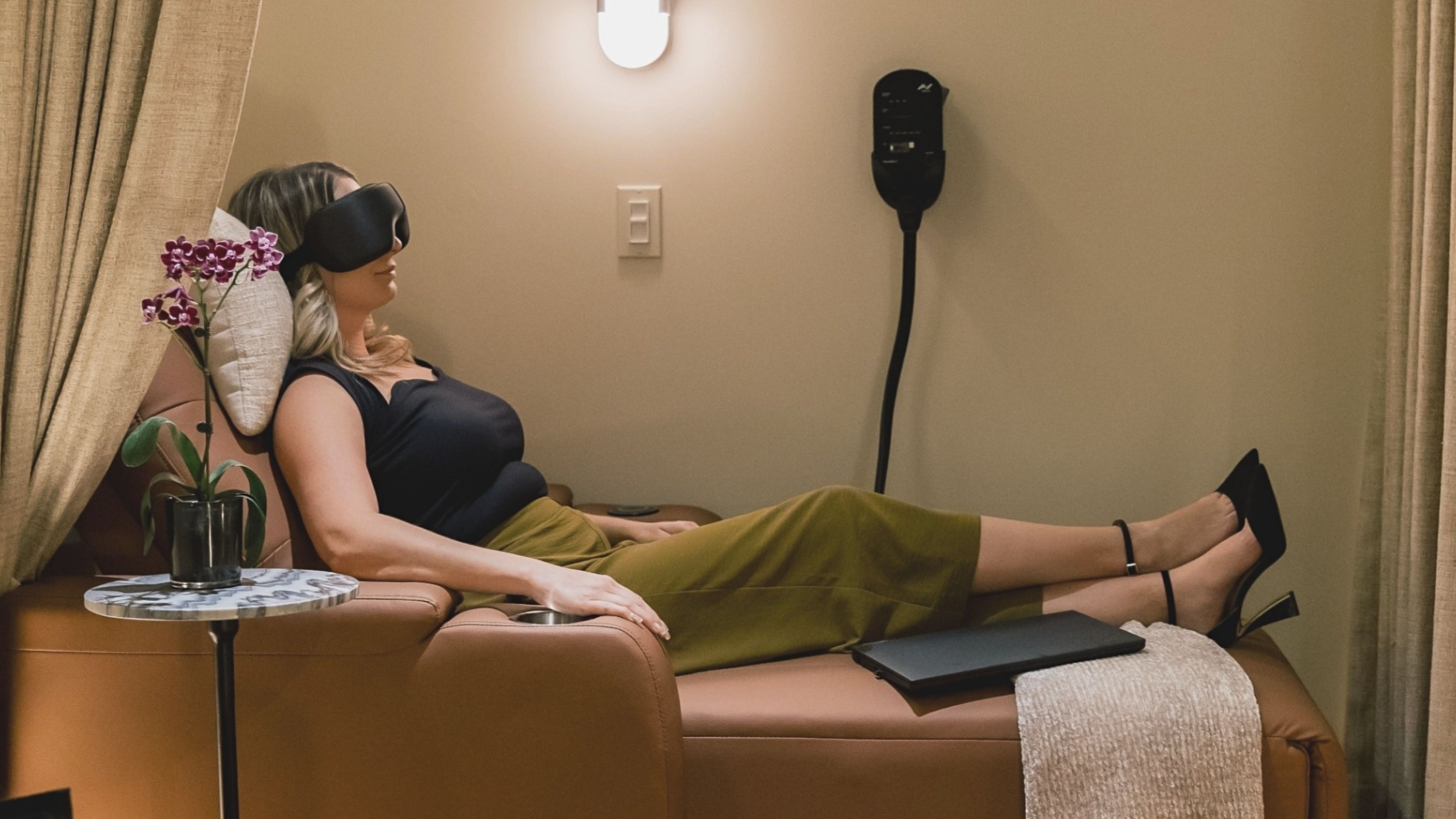 Renew Recovery Lounge