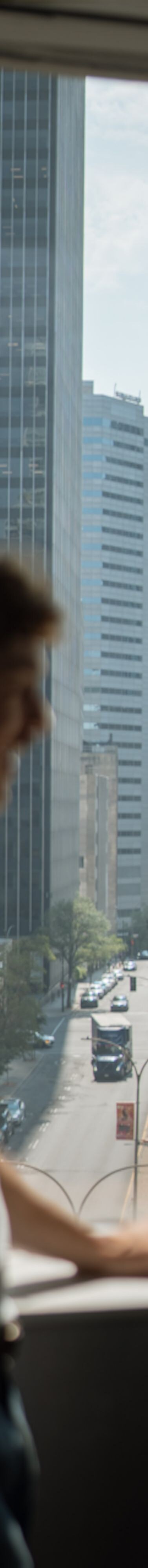 Clients admirant la vue sur la ville