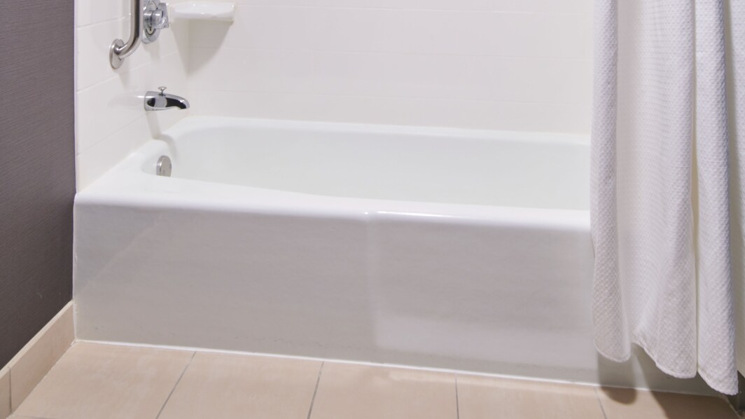 Guest Bathroom - Tub/Shower Combo