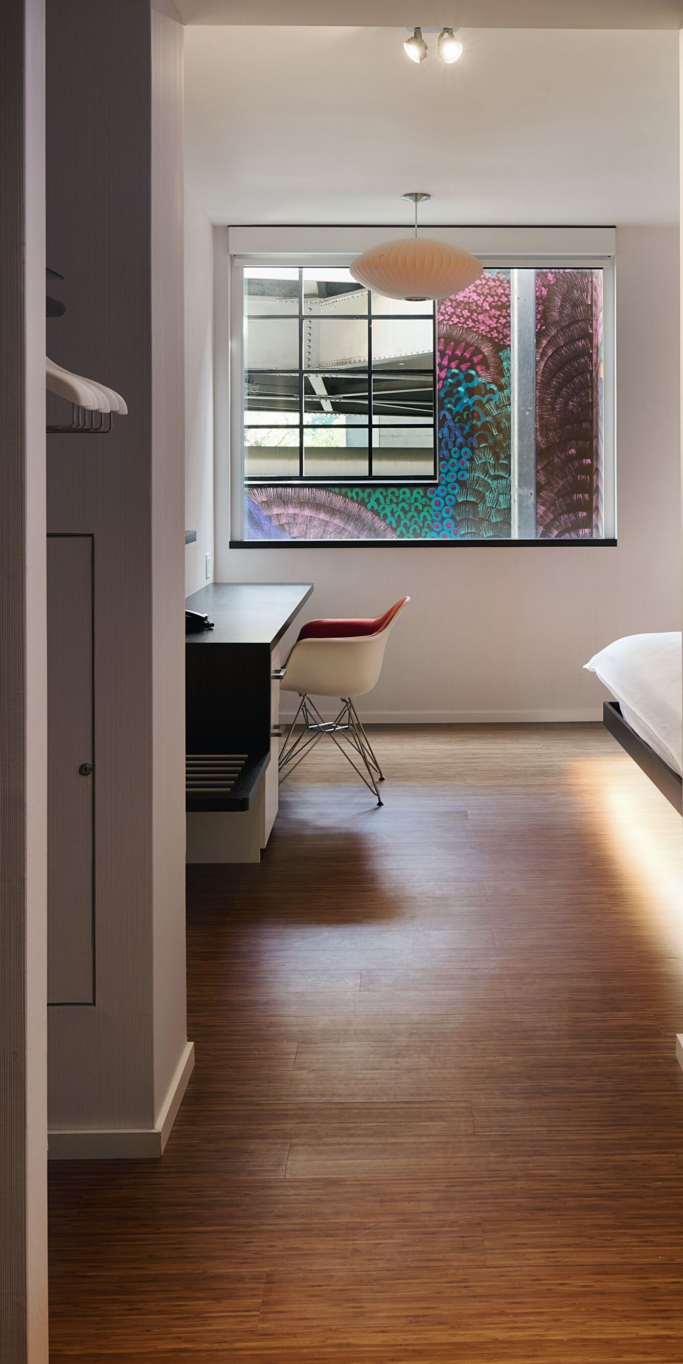 Accessibility guest room with spacious bathroom