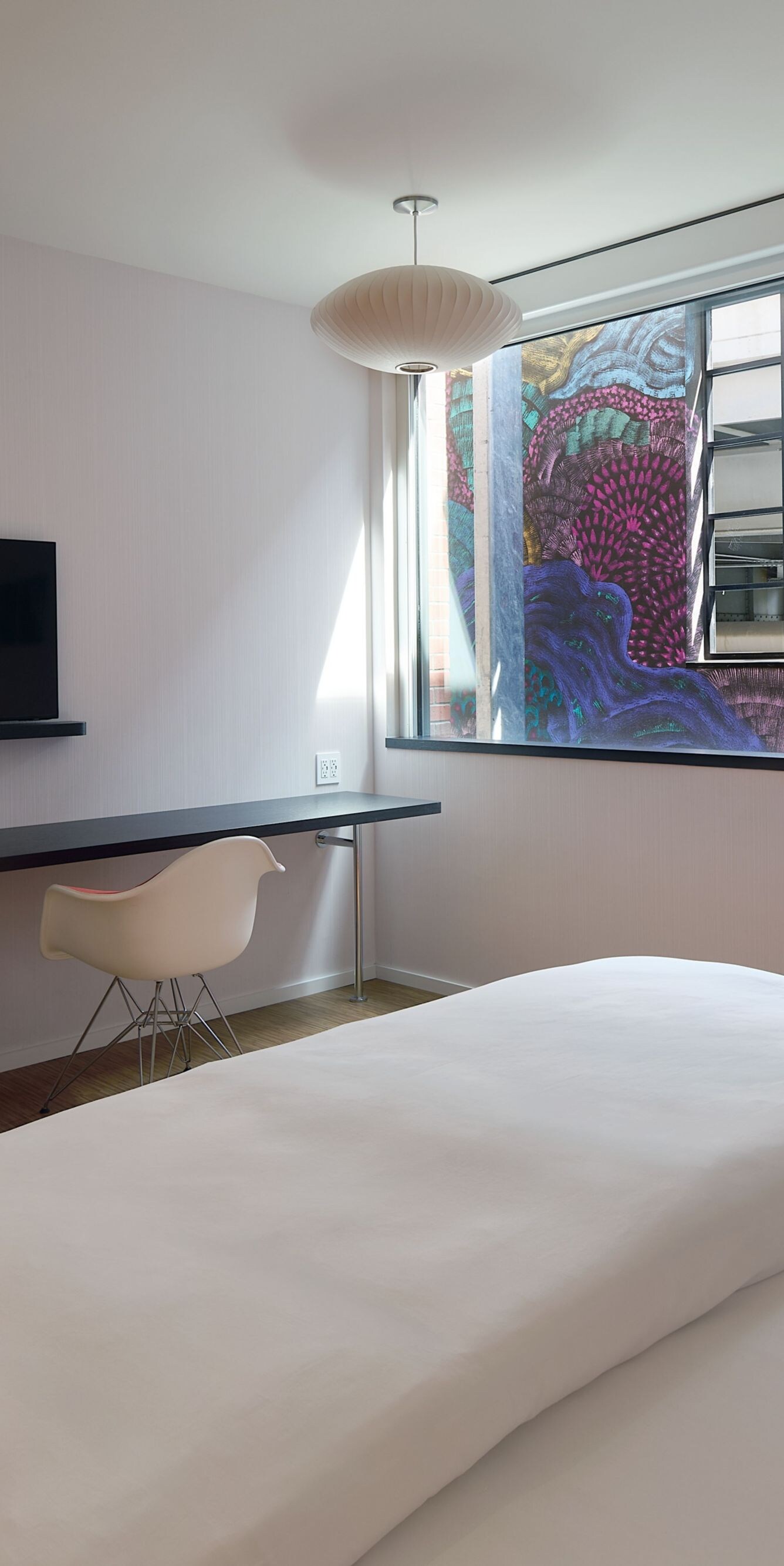 Accessibility guest room with flatscreen TV