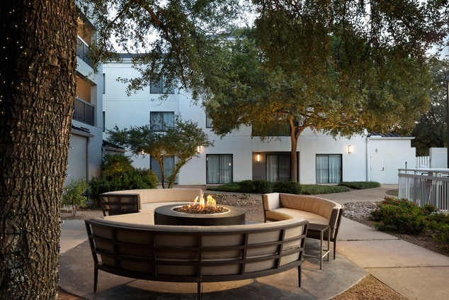 Courtyard Patio Seating and Firepit