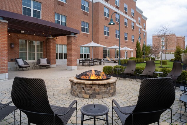 Outdoor Patio/Firepit/Seating/Tables/Umbrellas