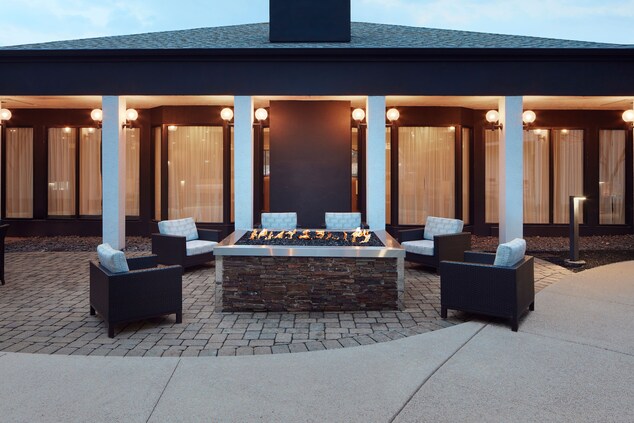 Courtyard, outdoor fire pit and seating