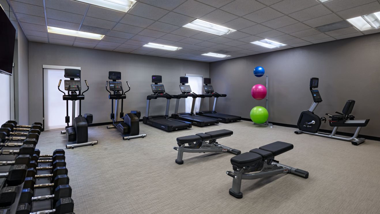 fitness center, weights, cardio equipment