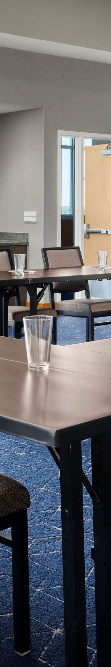 U-shape meeting room with bay view
