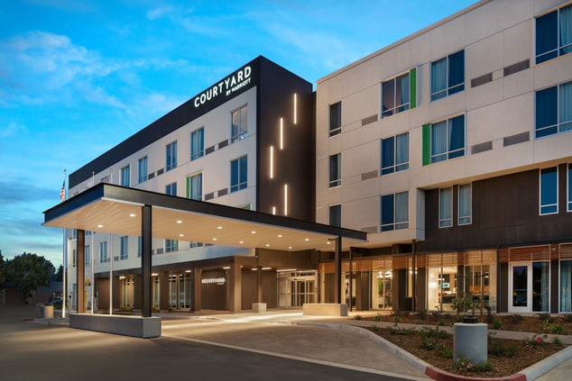 Courtyard by Marriott Exterior Entrance