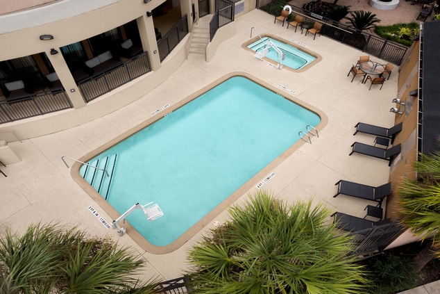 Accessible pool
