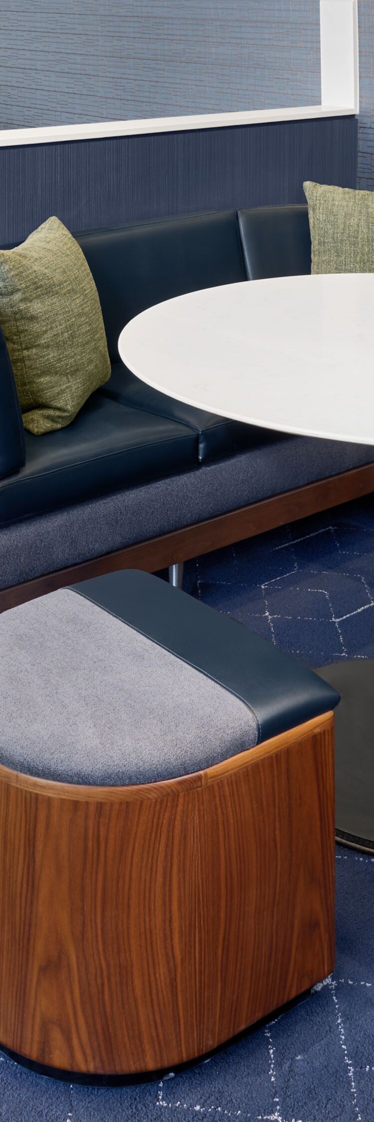 Curved booth seating with round table 